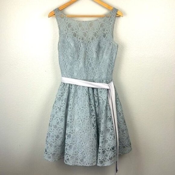 Mori Lee Mini Formal Dress Silver/Gray Lace Ribbon Bow Button-back Sleeveless 12 - Picture 2 of 13
